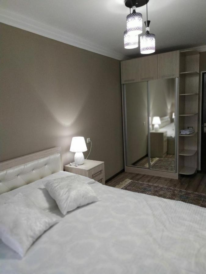 Apartment Near Farkhadskiy Bazar Tasken Kültér fotó