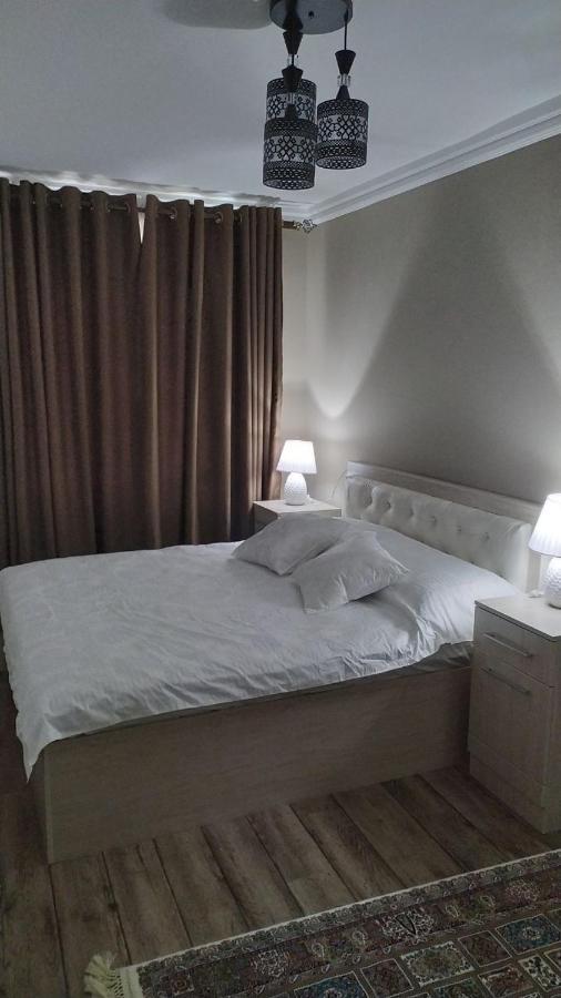 Apartment Near Farkhadskiy Bazar Tasken Kültér fotó